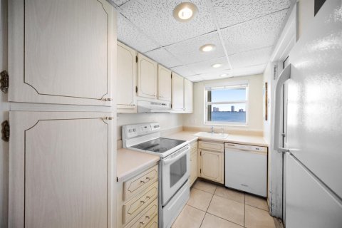 Condominio en venta en North Palm Beach, Florida, 2 dormitorios, 89.74 m2 № 2083166 - foto 19