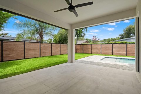 House in Winter Park, Florida 3 bedrooms, 256.04 sq.m. № 2216227 - photo 15