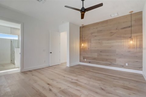 House in Winter Park, Florida 3 bedrooms, 256.04 sq.m. № 2216227 - photo 18