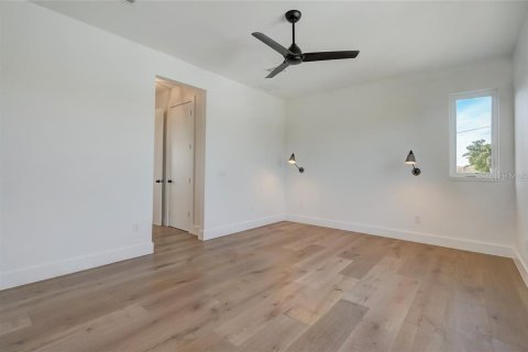 House in Winter Park, Florida 3 bedrooms, 256.04 sq.m. № 2216227 - photo 27