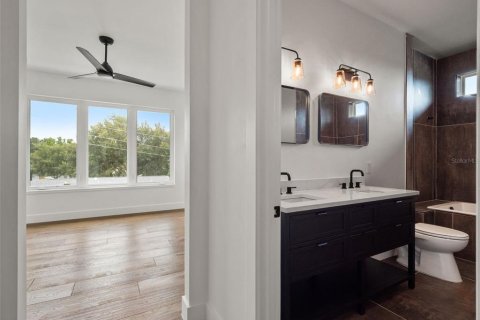 House in Winter Park, Florida 3 bedrooms, 256.04 sq.m. № 2216227 - photo 28