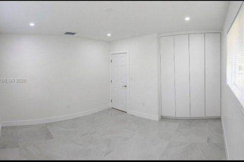 Купить виллу или дом в Хомстед, Флорида 4 спальни, 150.5м2, № 2005809 - фото 9