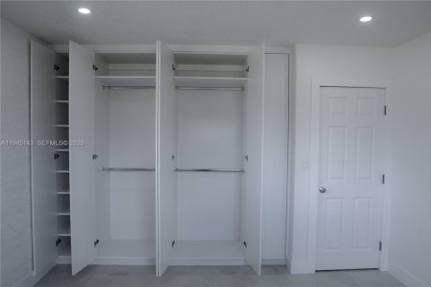 Купить виллу или дом в Хомстед, Флорида 4 спальни, 150.5м2, № 2005809 - фото 11