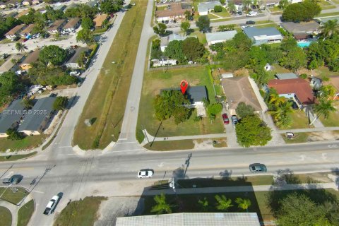 Купить виллу или дом в Хомстед, Флорида 4 спальни, 150.5м2, № 2005809 - фото 30