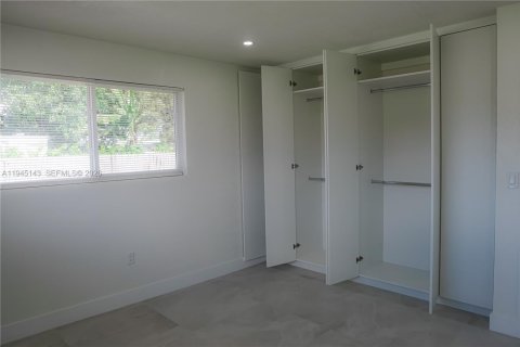 Купить виллу или дом в Хомстед, Флорида 4 спальни, 150.5м2, № 2005809 - фото 15