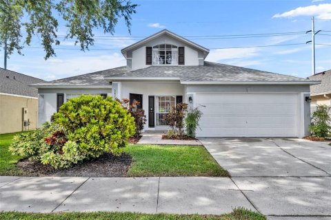 House in Orlando, Florida 5 bedrooms, 219.34 sq.m. № 1821433 - photo 1