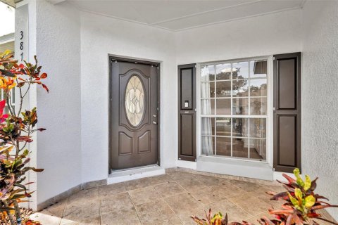 House in Orlando, Florida 5 bedrooms, 219.34 sq.m. № 1821433 - photo 2