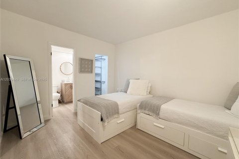 Condo in Key Biscayne, Florida, 3 bedrooms  № 2169343 - photo 18