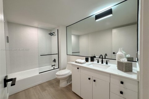 Condo in Key Biscayne, Florida, 3 bedrooms  № 2169343 - photo 15