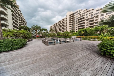 Condo in Key Biscayne, Florida, 3 bedrooms  № 2169343 - photo 30