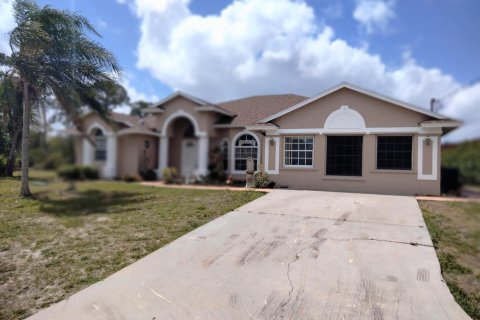 Casa en Port St. Lucie, Florida 5 dormitorios, 247.58 m2 № 2147068