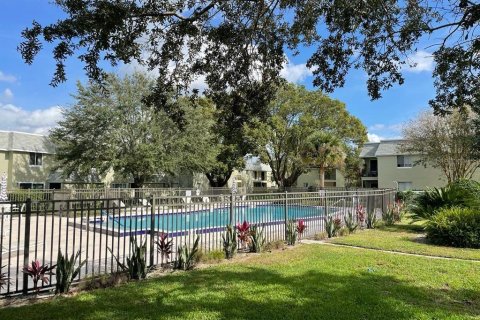 Condo in Orlando, Florida, 2 bedrooms  № 1917700 - photo 10