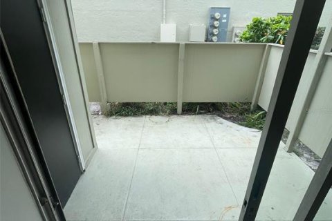 Condo in Orlando, Florida, 2 bedrooms  № 1917700 - photo 6