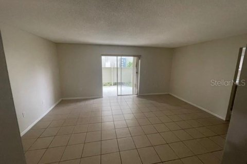 Condo in Orlando, Florida, 2 bedrooms  № 1917700 - photo 3