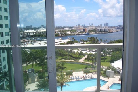 Студия в кондо в Майами, Флорида № 2025087