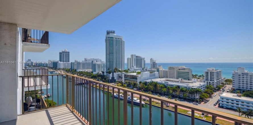 Condominio en Miami Beach, Florida, 1 dormitorio № 1867105