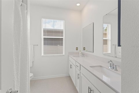 House in Apopka, Florida 4 bedrooms, 221.76 sq.m. № 2396390 - photo 26