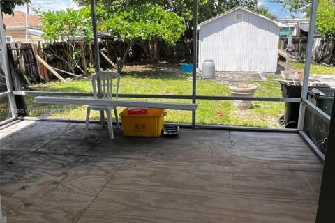 Снять в аренду виллу или дом в Лейк-Уорт, Флорида 3 спальни, 101.17м2, № 1965440 - фото 8