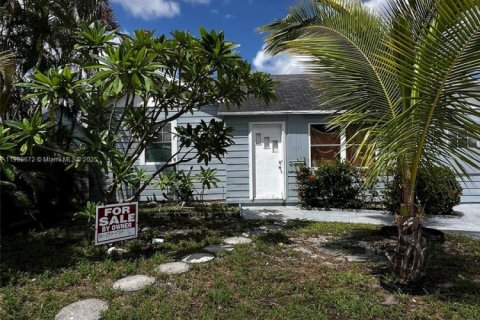 Снять в аренду виллу или дом в Лейк-Уорт, Флорида 3 спальни, 101.17м2, № 1965440 - фото 18