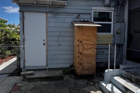 Снять в аренду виллу или дом в Лейк-Уорт, Флорида 3 спальни, 101.17м2, № 1965440 - фото 9