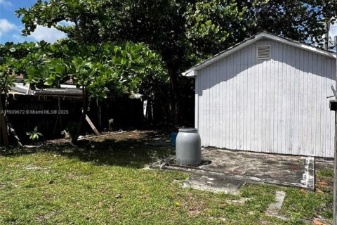 Снять в аренду виллу или дом в Лейк-Уорт, Флорида 3 спальни, 101.17м2, № 1965440 - фото 11