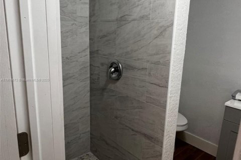 Снять в аренду виллу или дом в Лейк-Уорт, Флорида 3 спальни, 101.17м2, № 1965440 - фото 15