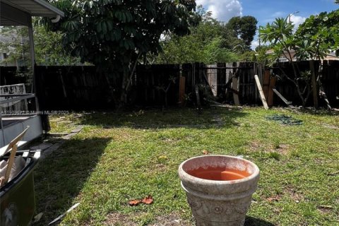 Снять в аренду виллу или дом в Лейк-Уорт, Флорида 3 спальни, 101.17м2, № 1965440 - фото 10