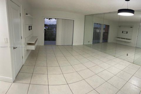 Купить кондоминиум в Хайалиа, Флорида 2 спальни, 96.43м2, № 2044796 - фото 12