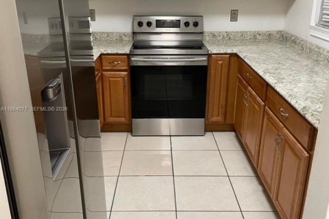 Купить кондоминиум в Хайалиа, Флорида 2 спальни, 96.43м2, № 2044796 - фото 8