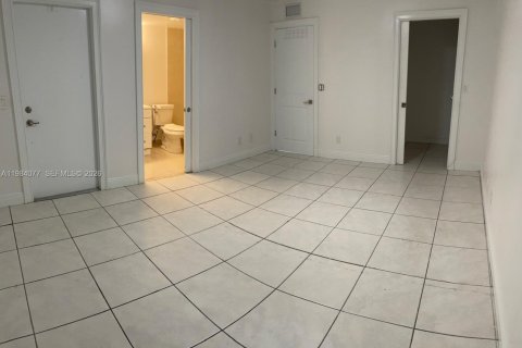 Купить кондоминиум в Хайалиа, Флорида 2 спальни, 96.43м2, № 2044796 - фото 11