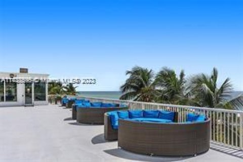 Condo in Miami Beach, Florida, 1 bedroom  № 1958612 - photo 19