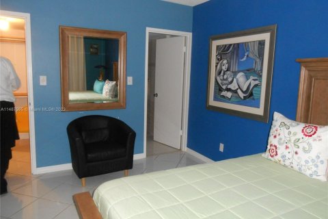Condo in Miami Beach, Florida, 1 bedroom  № 1958612 - photo 13