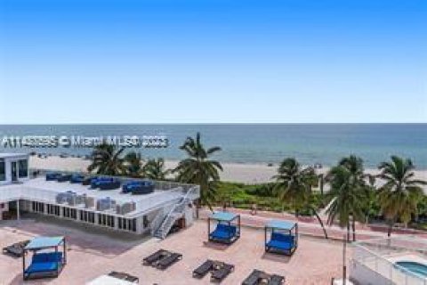 Condo in Miami Beach, Florida, 1 bedroom  № 1958612 - photo 20