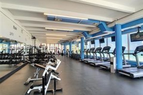 Condo in Miami Beach, Florida, 1 bedroom  № 1958612 - photo 17