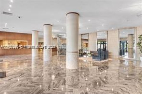 Condo in Miami Beach, Florida, 1 bedroom  № 1958612 - photo 3