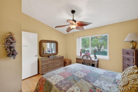 Townhouse in Dania Beach, Florida 3 bedrooms, 141.21 sq.m. № 1852116 - photo 14