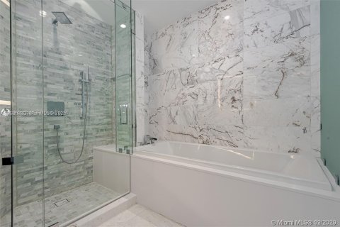Condominio en venta en Miami, Florida, 2 dormitorios, 139.17 m2 № 2169382 - foto 6