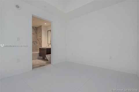Condominio en venta en Miami, Florida, 2 dormitorios, 139.17 m2 № 2169382 - foto 19