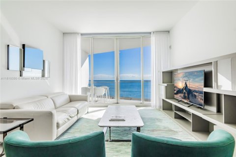 Condo in Sunny Isles Beach, Florida, 1 bedroom  № 1753128 - photo 1