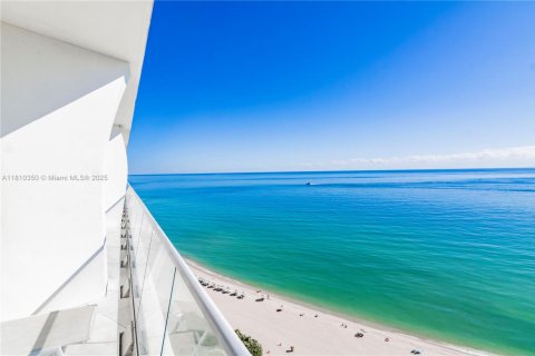 Condo in Sunny Isles Beach, Florida, 1 bedroom  № 1753128 - photo 13