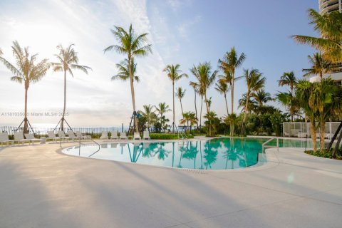 Condo in Sunny Isles Beach, Florida, 1 bedroom  № 1753128 - photo 30