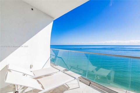 Condo in Sunny Isles Beach, Florida, 1 bedroom  № 1753128 - photo 16