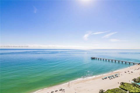 Condo in Sunny Isles Beach, Florida, 1 bedroom  № 1753128 - photo 12
