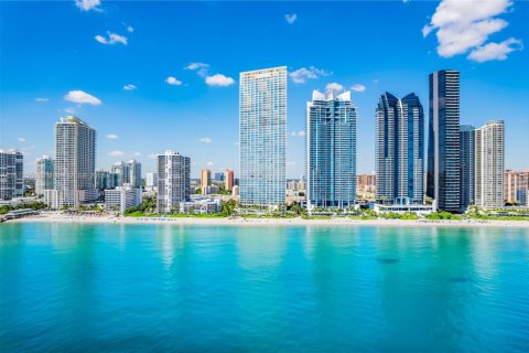 Condo in Sunny Isles Beach, Florida, 1 bedroom  № 1753128 - photo 25