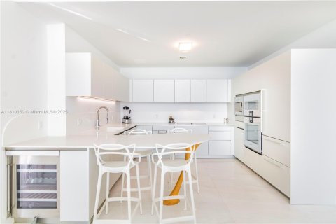 Condo in Sunny Isles Beach, Florida, 1 bedroom  № 1753128 - photo 6