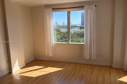 Condominio en alquiler en Hollywood, Florida, 1 dormitorio, 80.17 m2 № 1970716 - foto 3