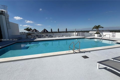Condominio en alquiler en Hollywood, Florida, 1 dormitorio, 80.17 m2 № 1970716 - foto 18