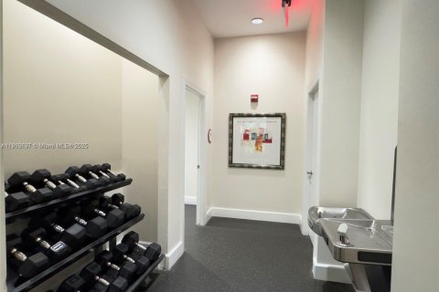 Condominio en alquiler en Hollywood, Florida, 1 dormitorio, 80.17 m2 № 1970716 - foto 12