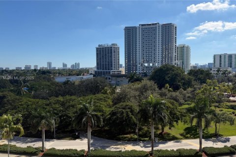 Condominio en alquiler en Hollywood, Florida, 1 dormitorio, 80.17 m2 № 1970716 - foto 7