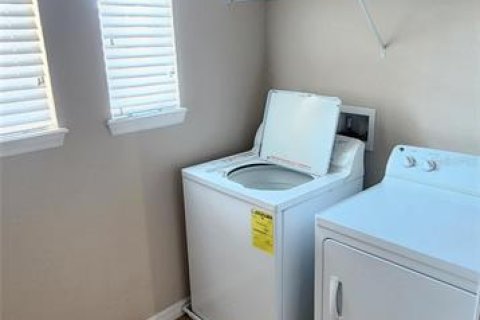 Touwnhouse à vendre à Sanford, Floride: 3 chambres, 153.57 m2 № 2133616 - photo 25